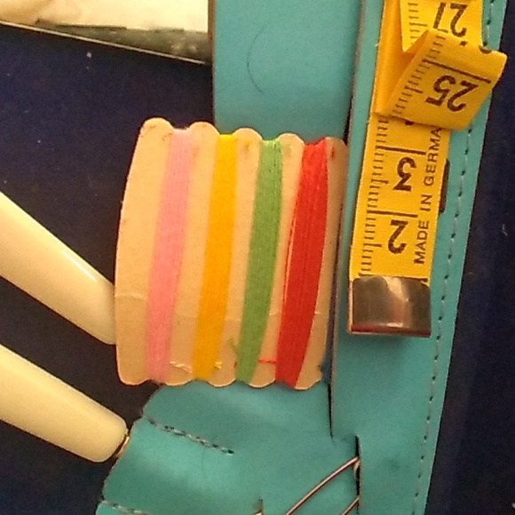 VINTAGE Manicure, Sewing & Grooming Travel Kit Leather Case WEST GERMANY 🇩🇪 - Picture 3 of 15